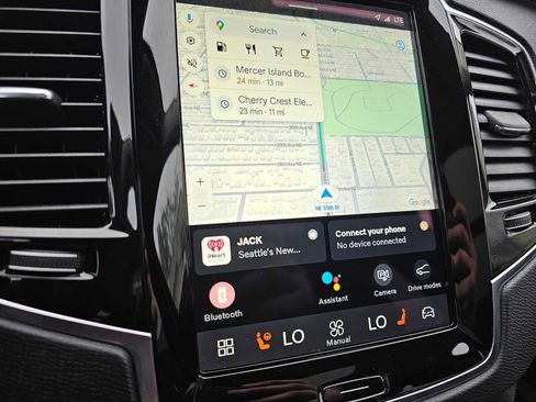 Used 2025 Volvo XC90 B6 Plus w/ Protection Package Premier image 36