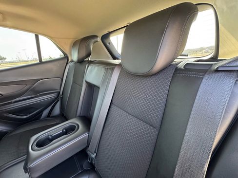 Used 2018 Buick Encore Preferred image 28