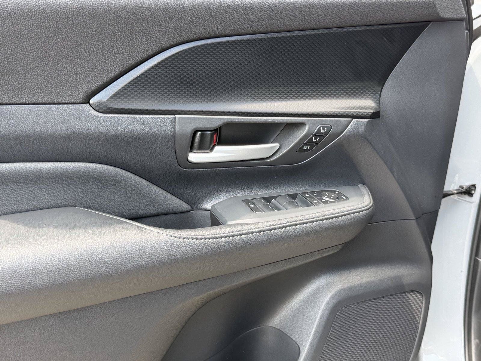 Used 2026 Toyota Grand Highlander AWD Hybrid image 13