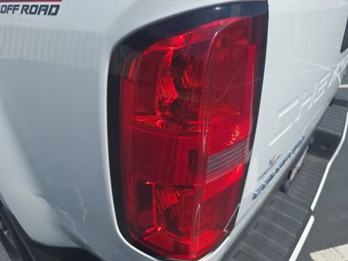 Used 2022 Chevrolet Colorado Z71 AWD/4WD image 33