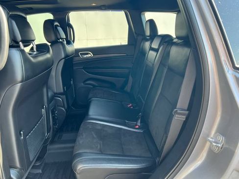 Used 2021 Jeep Grand Cherokee Laredo X AWD/4WD image 5