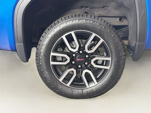 Used 2023 GMC Sierra 1500 AT4 image 31