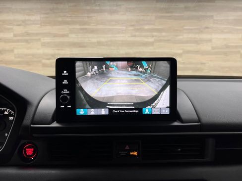 Used 2025 Honda Pilot EX-L image 12