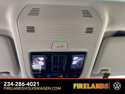 New 2025 Volkswagen Tiguan SE image 43
