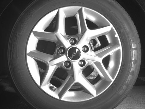 Used 2025 Kia Soul LX w/ LX Technology Package FWD image 14