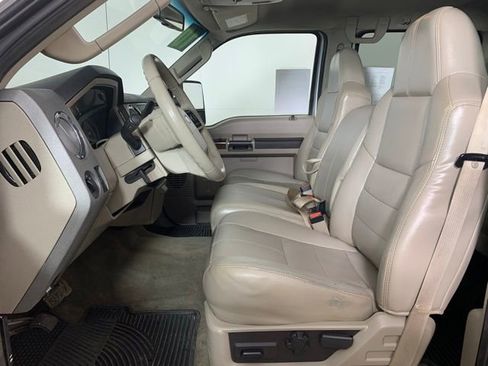 Used 2010 Ford F350 Lariat image 13
