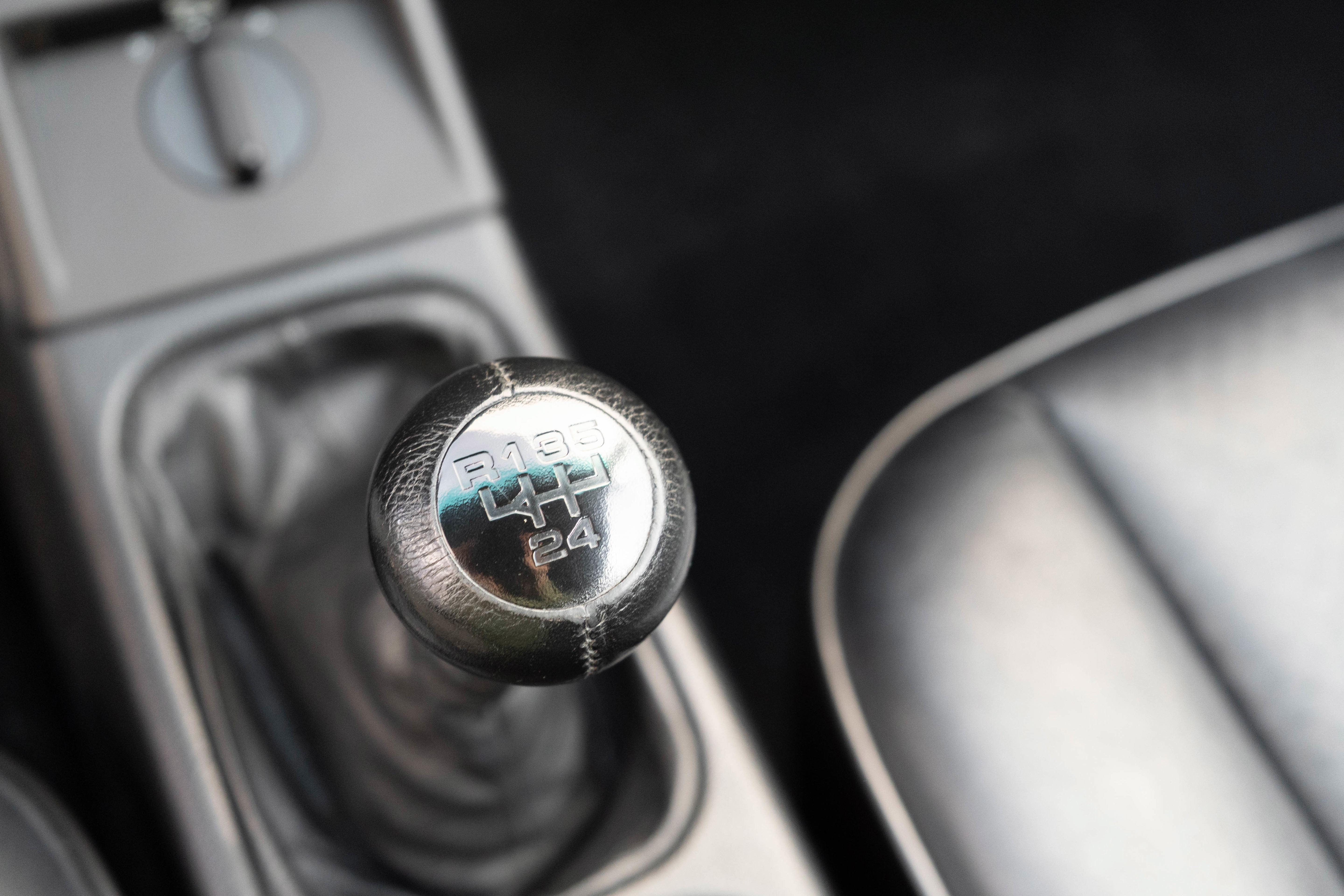 Used 1992 Porsche 911 Carrera RWD image 21