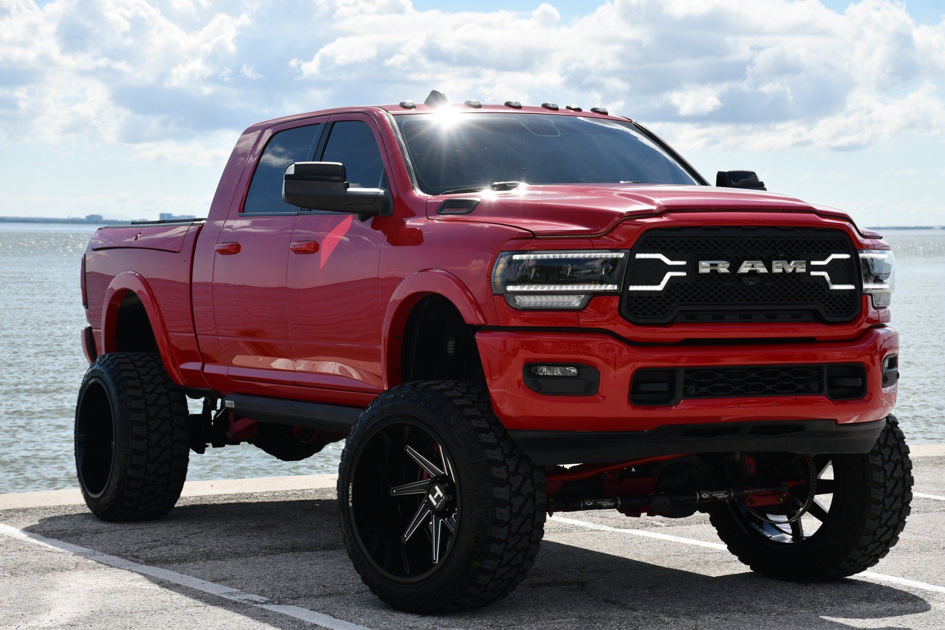 Used 2020 RAM 2500 Laramie w/ Night Edition AWD/4WD image 3