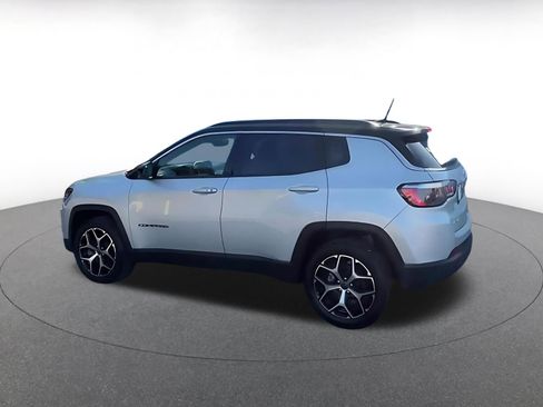 Used 2025 Jeep Compass Limited AWD/4WD image 10