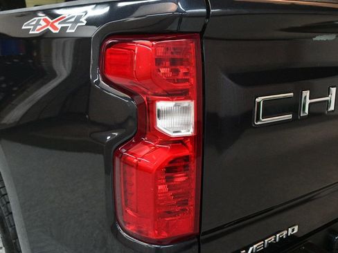 Used 2023 Chevrolet Silverado 1500 LT AWD/4WD image 14