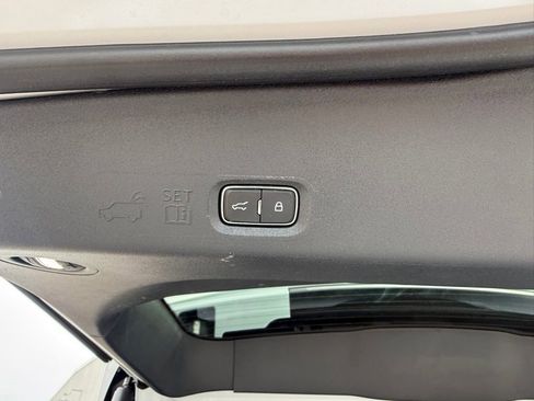 Used 2025 Ford Expedition Platinum AWD/4WD image 37