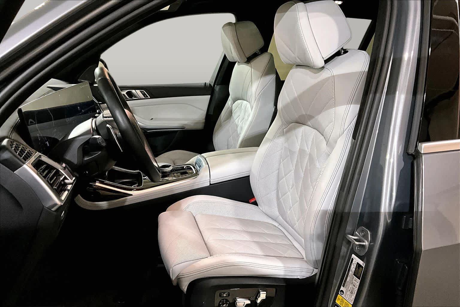 Used 2023 BMW X7 xDrive40i w/ Executive Package AWD/4WD image 8