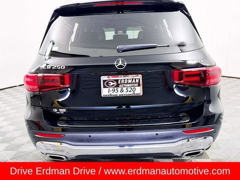 Used 2024 Mercedes-Benz GLB 250 4MATIC image 21
