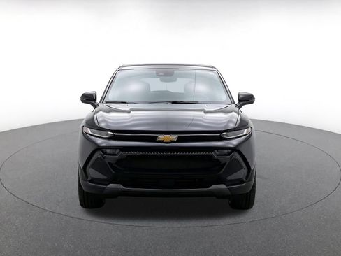 Used 2025 Chevrolet Equinox LT FWD image 2