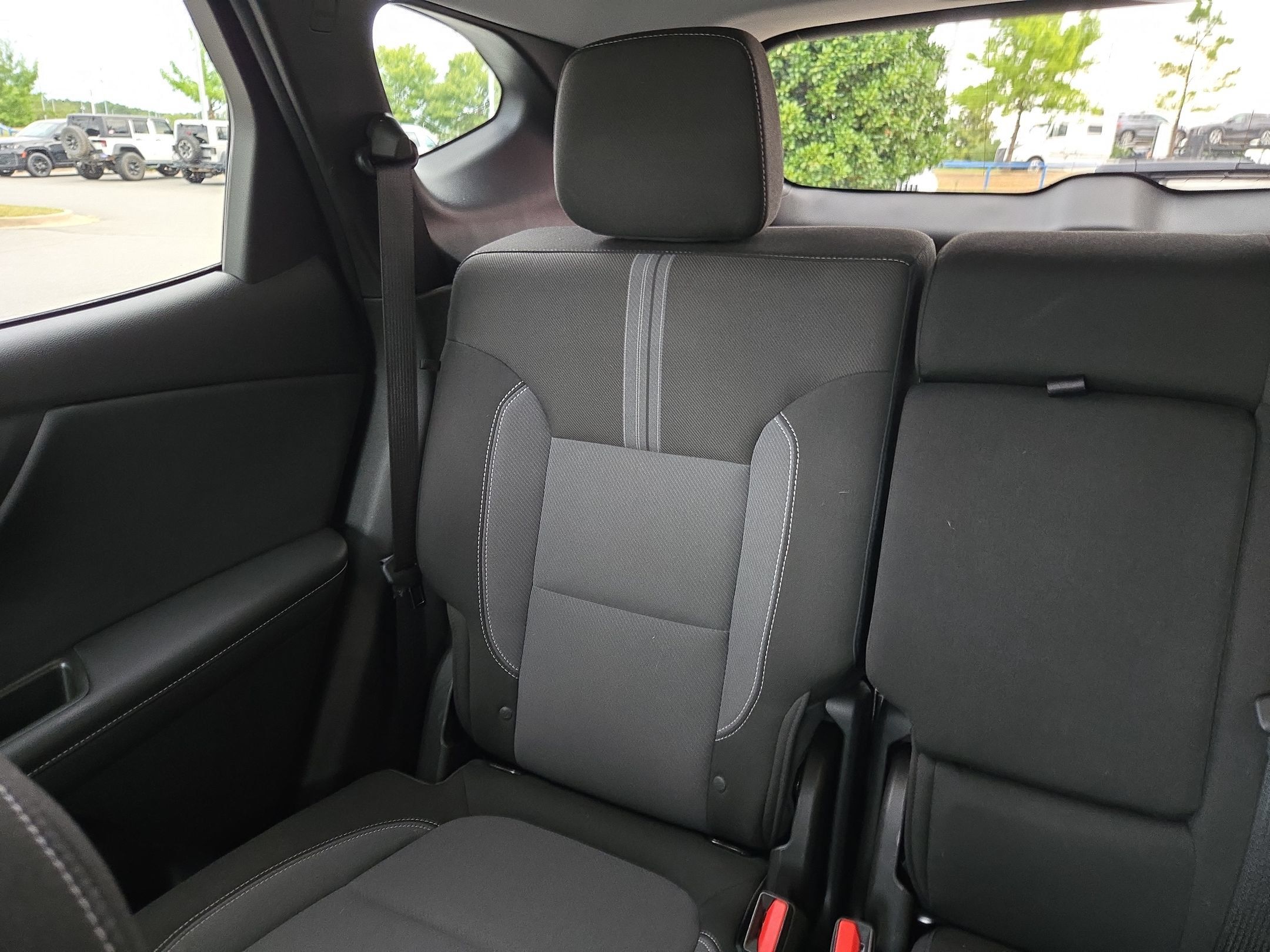 Used 2025 Chevrolet Blazer LT FWD image 12
