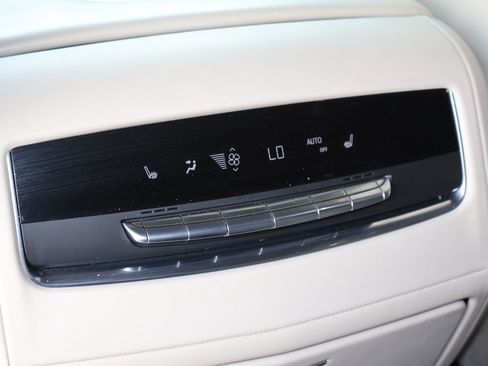 Used 2022 Cadillac Escalade Sport Platinum AWD/4WD image 28