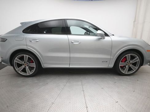 Certified 2023 Porsche Cayenne GTS AWD/4WD image 4