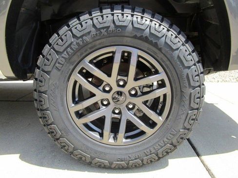 Used 2023 Ford Ranger Lariat w/ Tremor Off-Road Package image 9