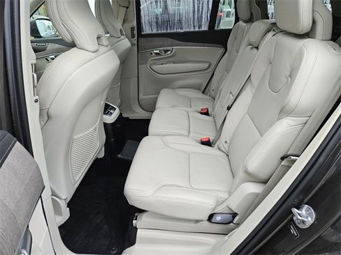 Certified 2024 Volvo XC90 T8 Ultimate w/ Protection Package Premier image 15