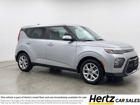 Used 2025 Kia Soul LX w/ LX Technology Package FWD image 1