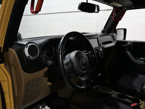 Used 2014 Jeep Wrangler Unlimited Sahara AWD/4WD image 8