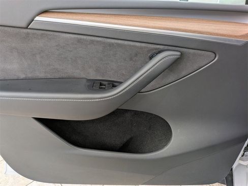 Used 2022 Tesla Model Y Performance image 15