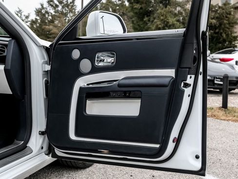 Used 2019 Rolls-Royce Ghost image 64
