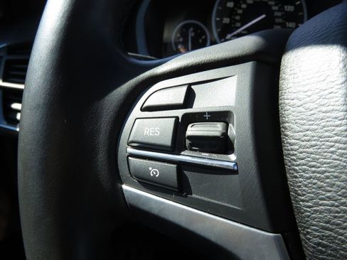 Used 2017 BMW X5 xDrive40e image 22