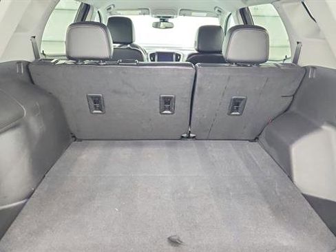 Used 2024 GMC Terrain SLT image 22