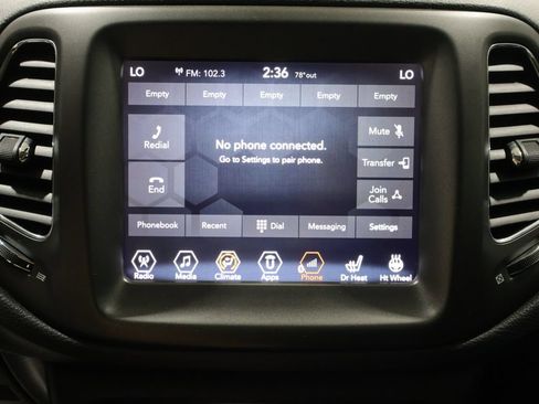 Used 2017 Jeep Compass Trailhawk w/ Leather Interior Group AWD/4WD image 30