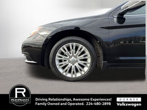 Used 2011 Chrysler 200 Limited image 10