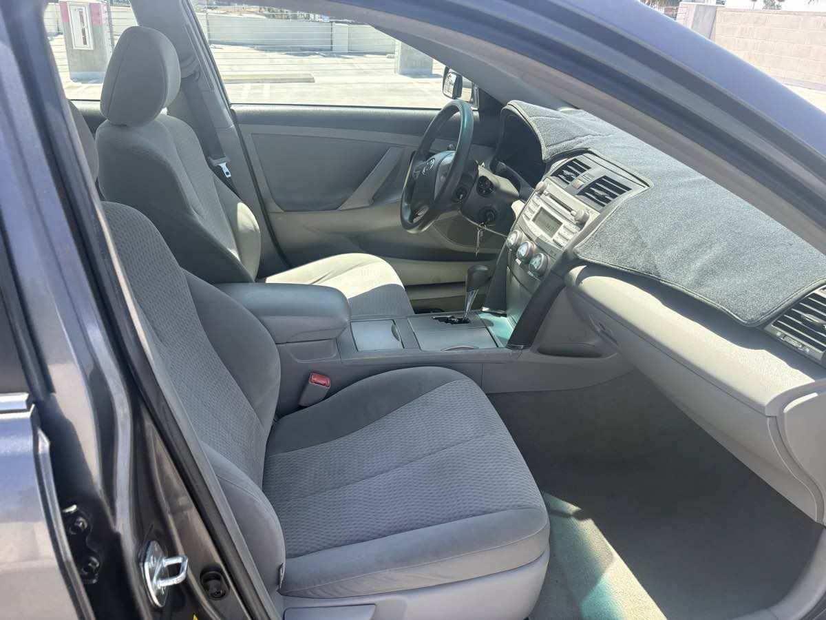 Used 2011 Toyota Camry LE FWD image 16