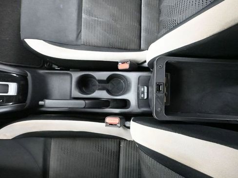 Used 2021 Nissan Versa SV image 27