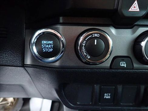 Used 2021 Toyota Tacoma TRD Off-Road image 19