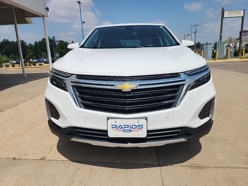 Used 2023 Chevrolet Equinox LT w/ Driver Convenience Package AWD/4WD image 3