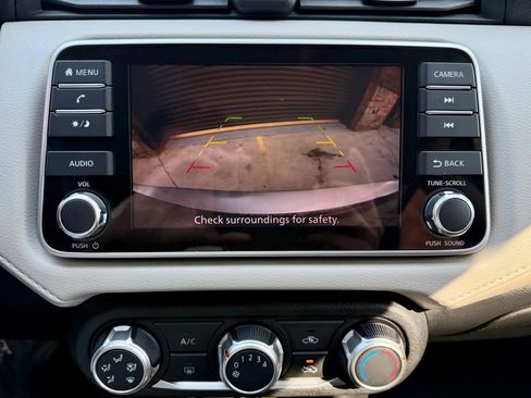 Used 2021 Nissan Versa SV image 16