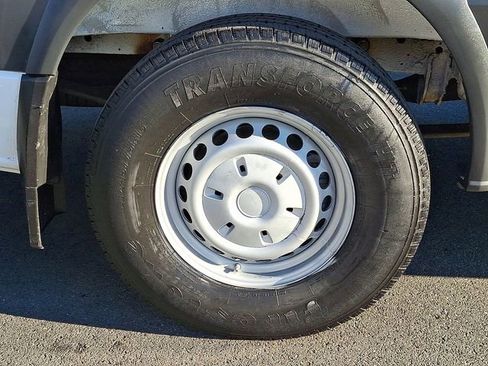 Used 2014 Freightliner Sprinter 2500 image 11