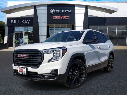 Used 2024 GMC Terrain SLE w/ Elevation Edition FWD image 1