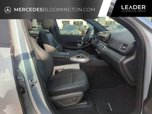Used 2025 Mercedes-Benz GLS 450 4MATIC image 32