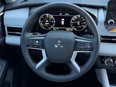 New 2025 Mitsubishi Outlander SEL image 19
