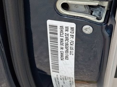 Used 2023 Chrysler Pacifica Touring-L FWD image 30