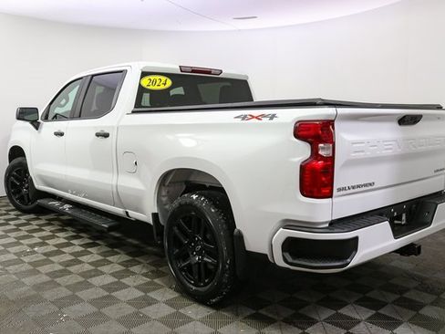 Used 2024 Chevrolet Silverado 1500 Custom image 9