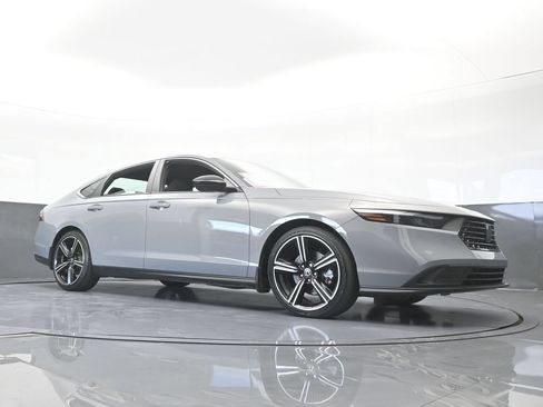 Used 2024 Honda Accord Sport image 65