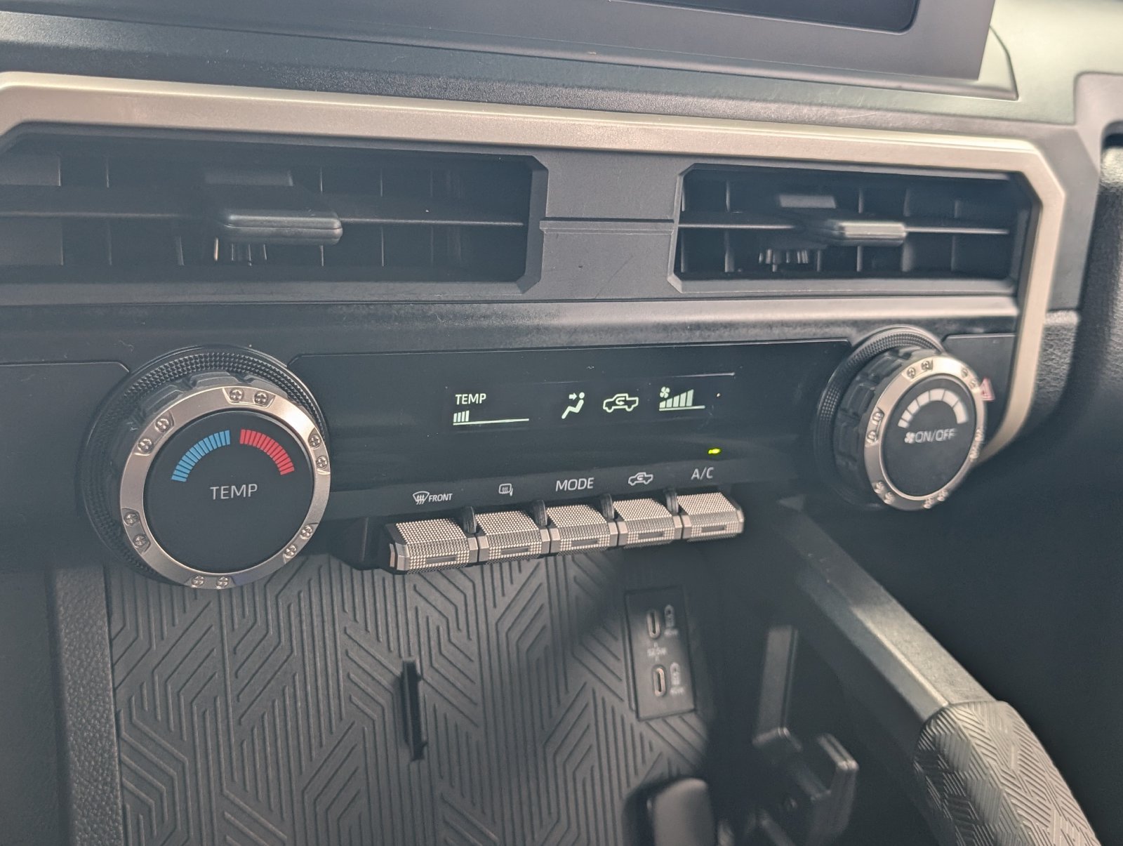 Used 2024 Toyota Tacoma SR AWD/4WD image 22
