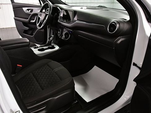 Used 2020 Chevrolet Blazer LT image 27