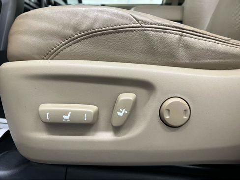 Used 2016 Toyota 4Runner Limited image 18