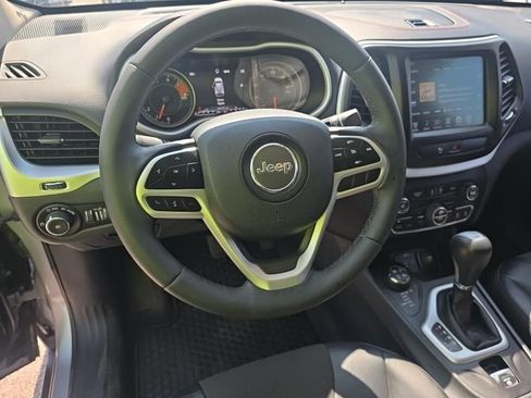 Used 2018 Jeep Cherokee Trailhawk w/ Comfort/Convenience Group AWD/4WD image 5