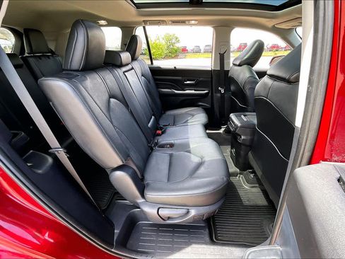 Used 2025 Toyota Grand Highlander AWD Hybrid image 18