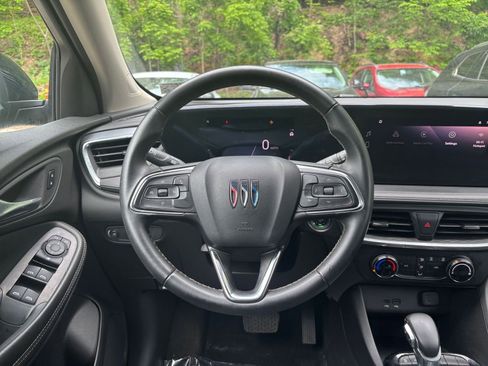 Used 2025 Buick Encore GX Preferred AWD/4WD image 34