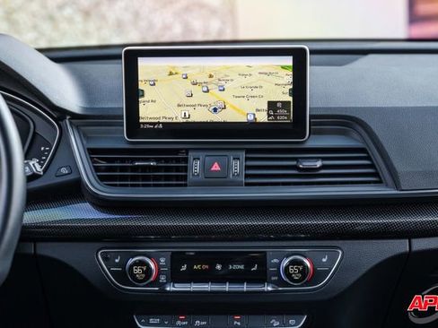 Used 2020 Audi SQ5 Premium Plus w/ Premium Plus Package image 16